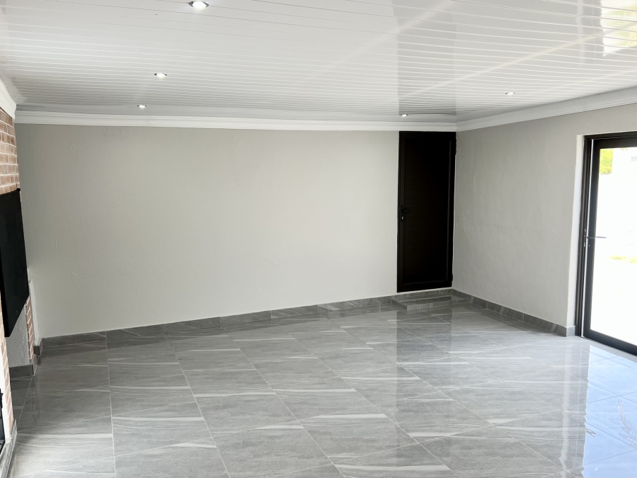 3 Bedroom Property for Sale in Bothasig Western Cape